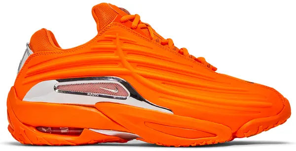 "Hot Step" Sneaker